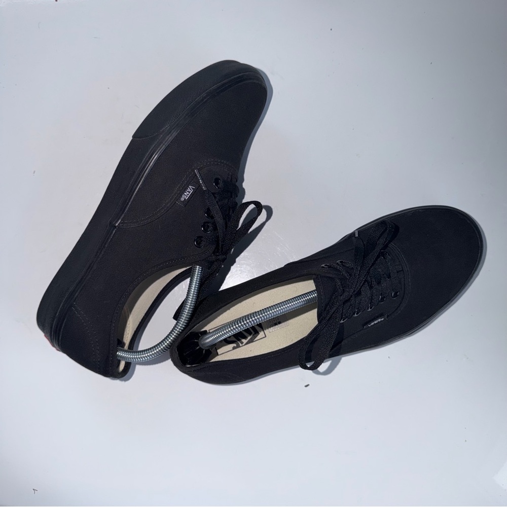 Vans | Classic Mens Black Lace sneakers Size 10.5 NWOB